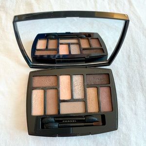 CHANEL LES INDISPENSABLES eyeshadow palette